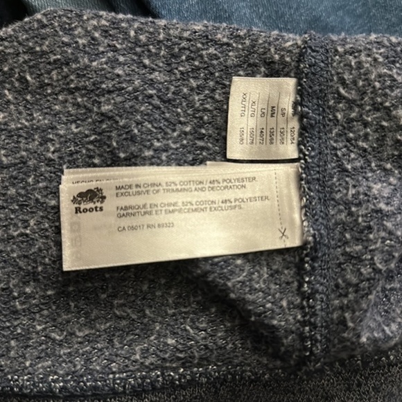 Roots Kids zip up navy blue sweatshirt jd - Picture 7 of 7